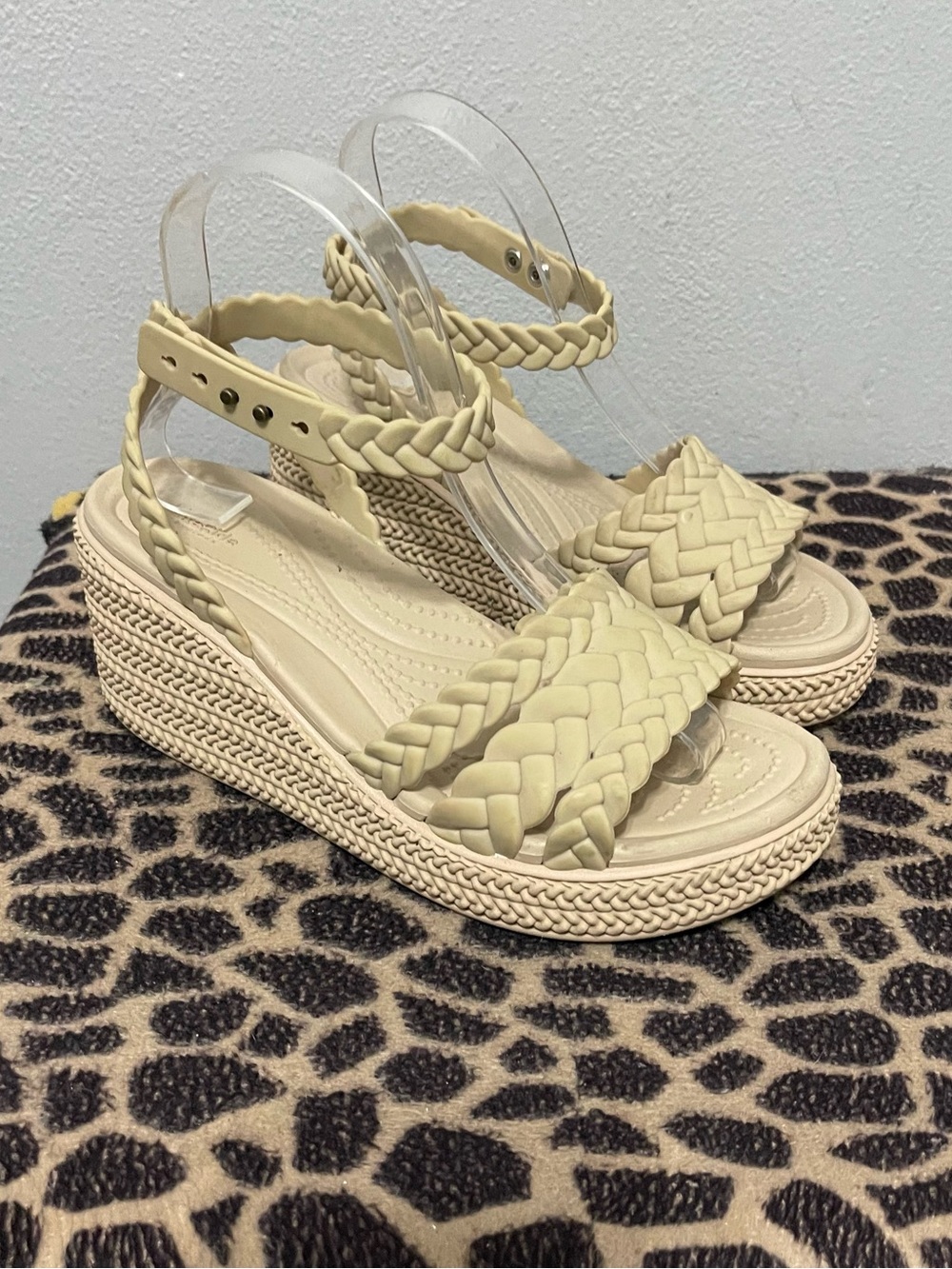 Crocs Literide Brooklyn Woven Wedge Sandals Beige Rubber Casual Womens 7